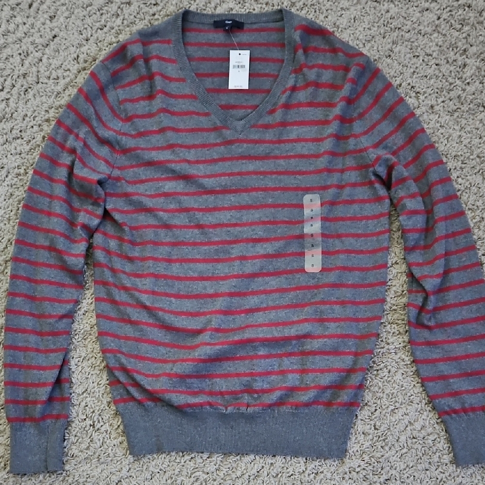 GAP V-Neck Sweater - Gray With Red Stripes. Mens Size Small.